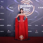 Jennie BLACKPINK berpose di karpet merah Golden Disc Awards 2026